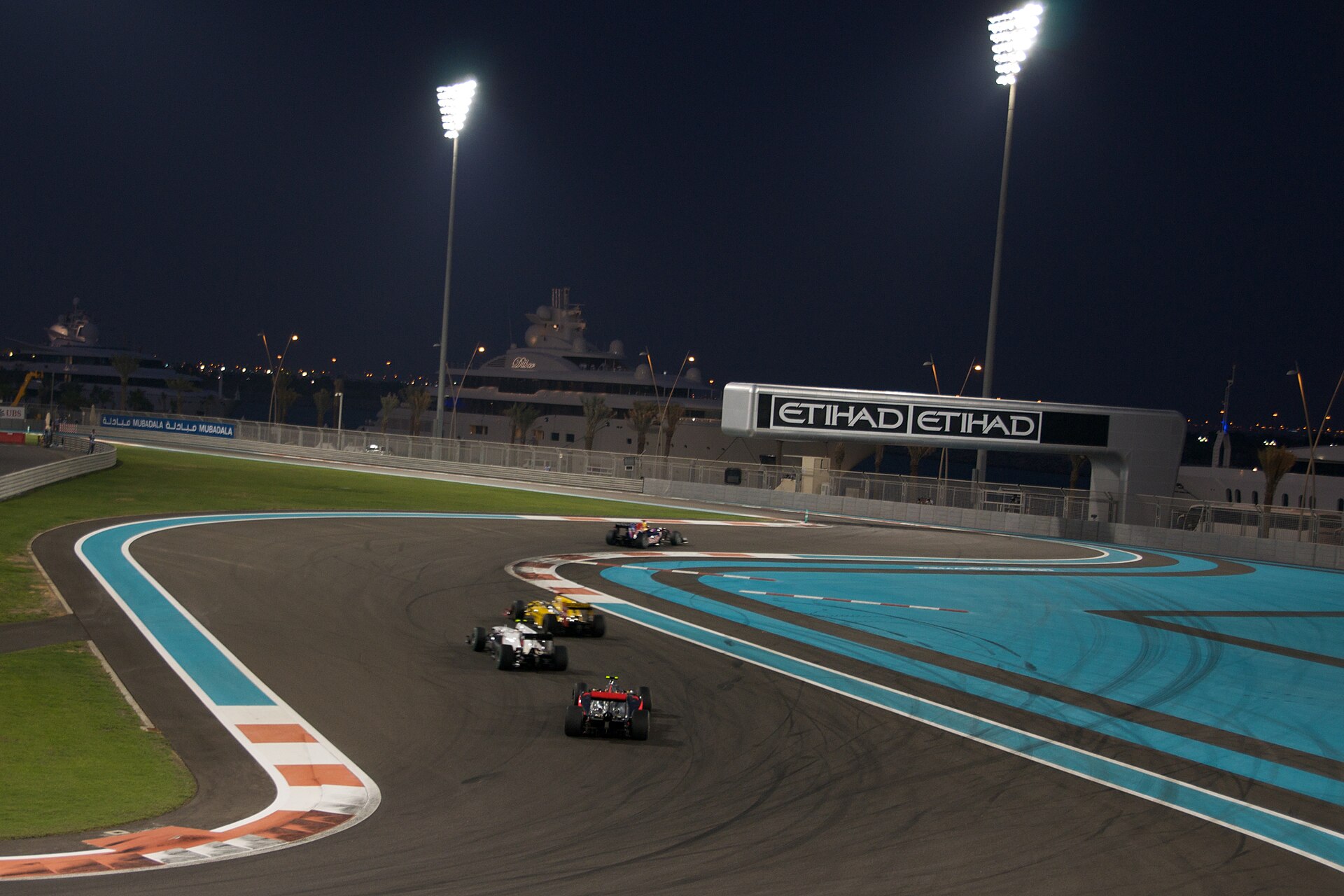 Yas Marina : bus, navettes et parkings du circuit